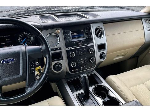 Used 2016 Ford Expedition XLT AWD/4WD image 7