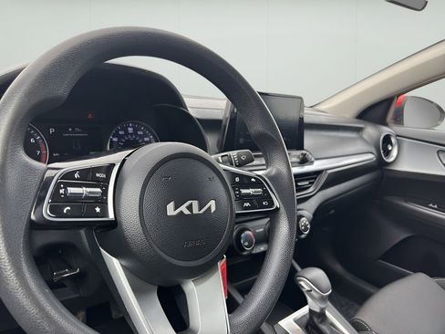 Used 2023 Kia Forte LXS w/ LXS Technology Package image 12