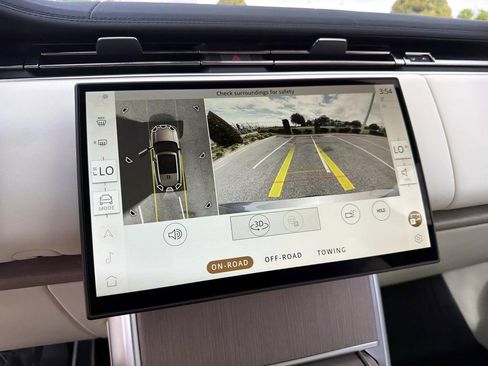 New 2026 Land Rover Range Rover SE image 21