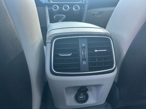 Used 2023 Genesis G70 2.0T image 42