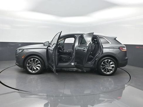 Used 2023 Lincoln Nautilus Reserve FWD image 44