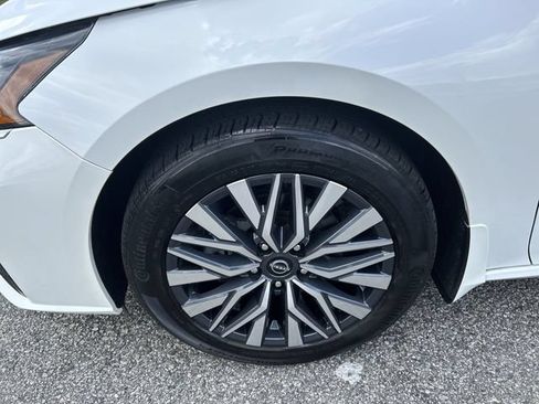 Certified 2023 Nissan Altima 2.5 SV FWD image 10