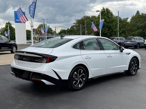 Used 2025 Hyundai Sonata SEL FWD image 3