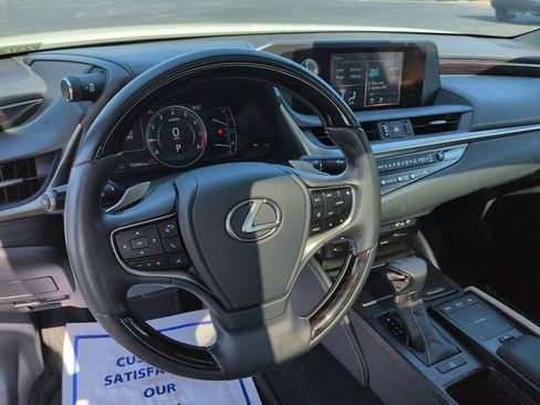 Used 2019 Lexus ES 350 w/ Premium Package FWD image 13