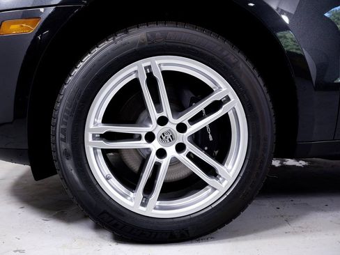 Used 2026 Porsche Macan AWD/4WD image 22