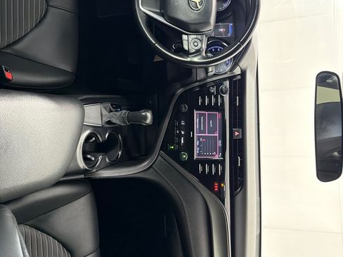 Used 2020 Toyota Camry SE FWD image 26