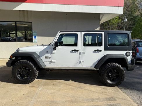 Used 2012 Jeep Wrangler Unlimited Sport w/ Trailer Tow Group image 12