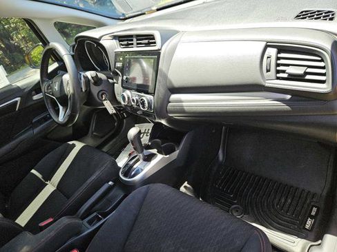 Used 2018 Honda Fit Sport image 31