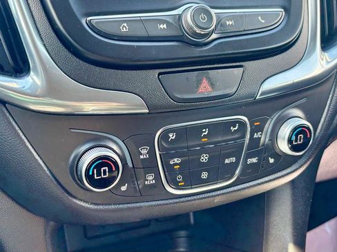 Used 2021 Chevrolet Equinox LT w/ Driver Convenience Package FWD image 21