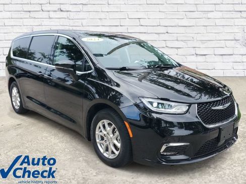 Used 2024 Chrysler Pacifica Touring-L FWD image 5