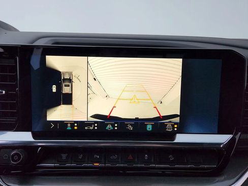 Used 2024 Chevrolet Silverado 2500 High Country w/ Technology Package AWD/4WD image 28