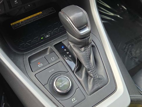 Used 2020 Toyota RAV4 XSE image 33