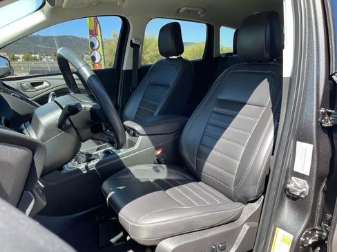 Used 2019 Ford Escape SEL image 16