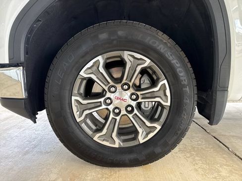 Used 2025 GMC Sierra 1500 SLT AWD/4WD image 26