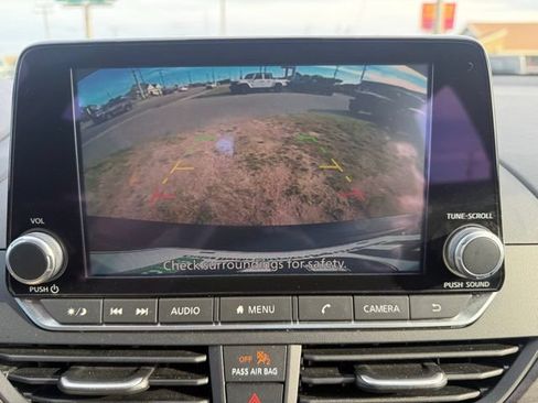 Used 2025 Nissan Altima 2.5 SV FWD image 22