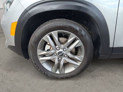 Used 2023 Kia Seltos S w/ Navigation Package AWD/4WD image 14