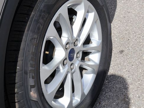 Used 2022 Ford Escape SE image 39