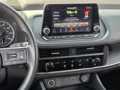 Used 2023 Nissan Rogue S image 22