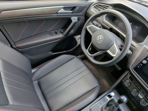 Used 2024 Volkswagen Tiguan Wolfsburg Edition FWD image 33