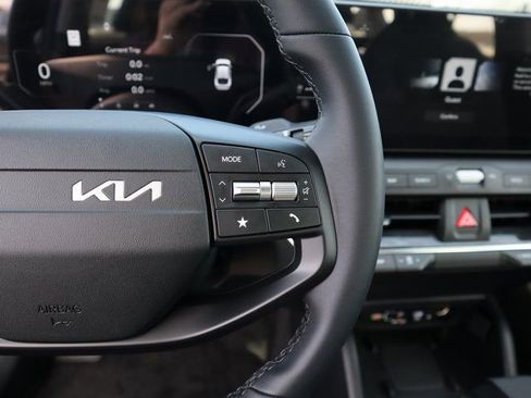 New 2025 Kia K4 EX image 29