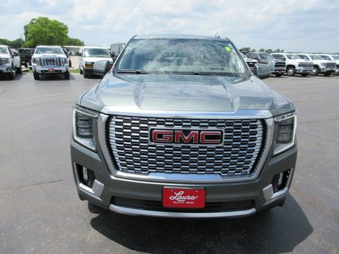 Certified 2023 GMC Yukon XL Denali w/ Denali Reserve Package AWD/4WD image 12