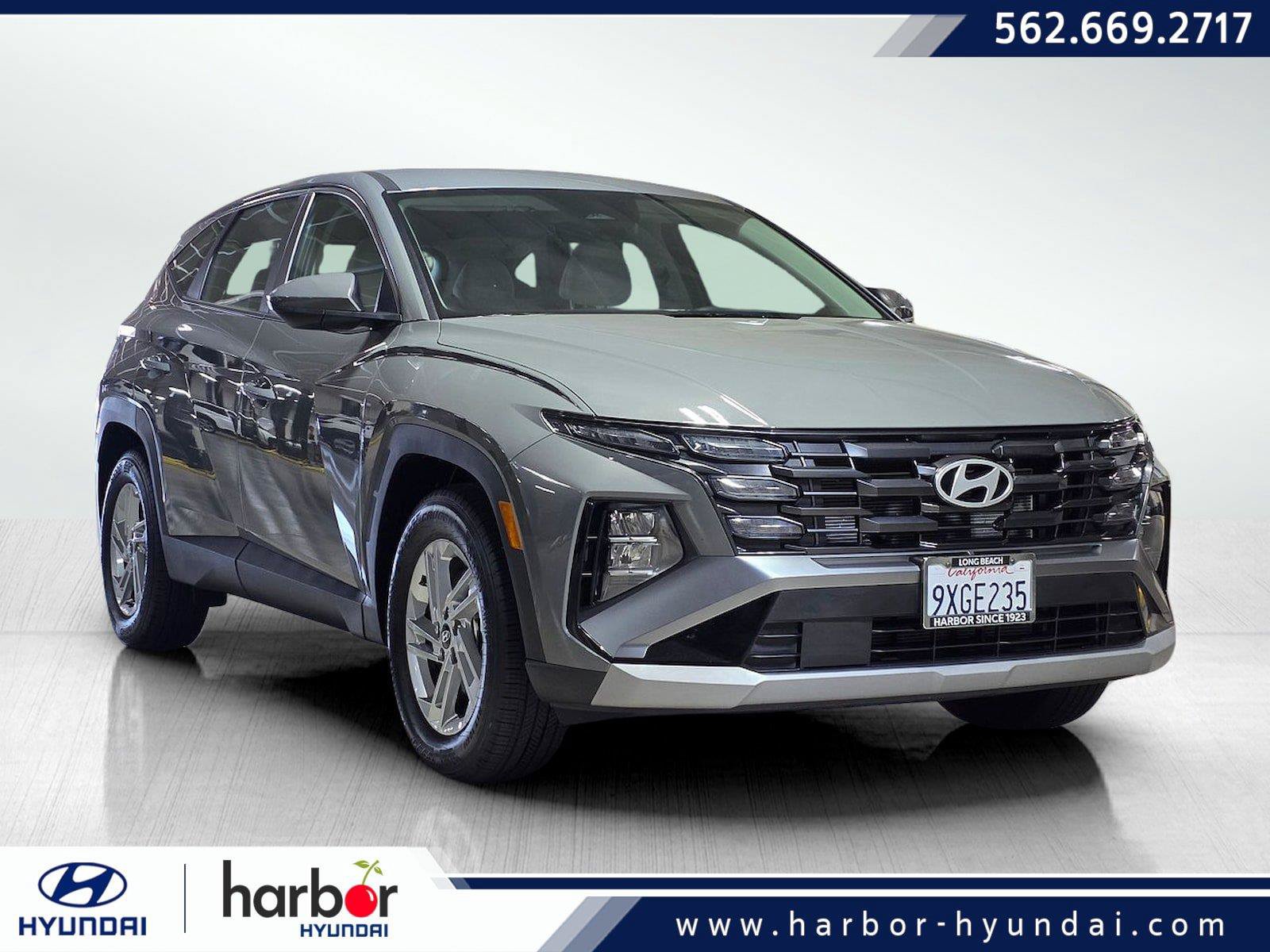 Certified 2025 Hyundai Tucson SE FWD image 1