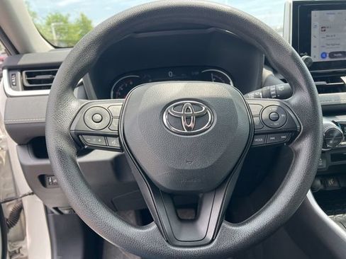Used 2025 Toyota RAV4 XLE FWD image 13