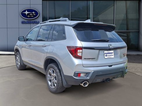 Used 2025 Honda Passport TrailSport image 3