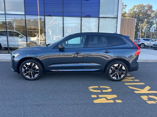 Used 2026 Volvo XC60 B5 Plus AWD/4WD image 2