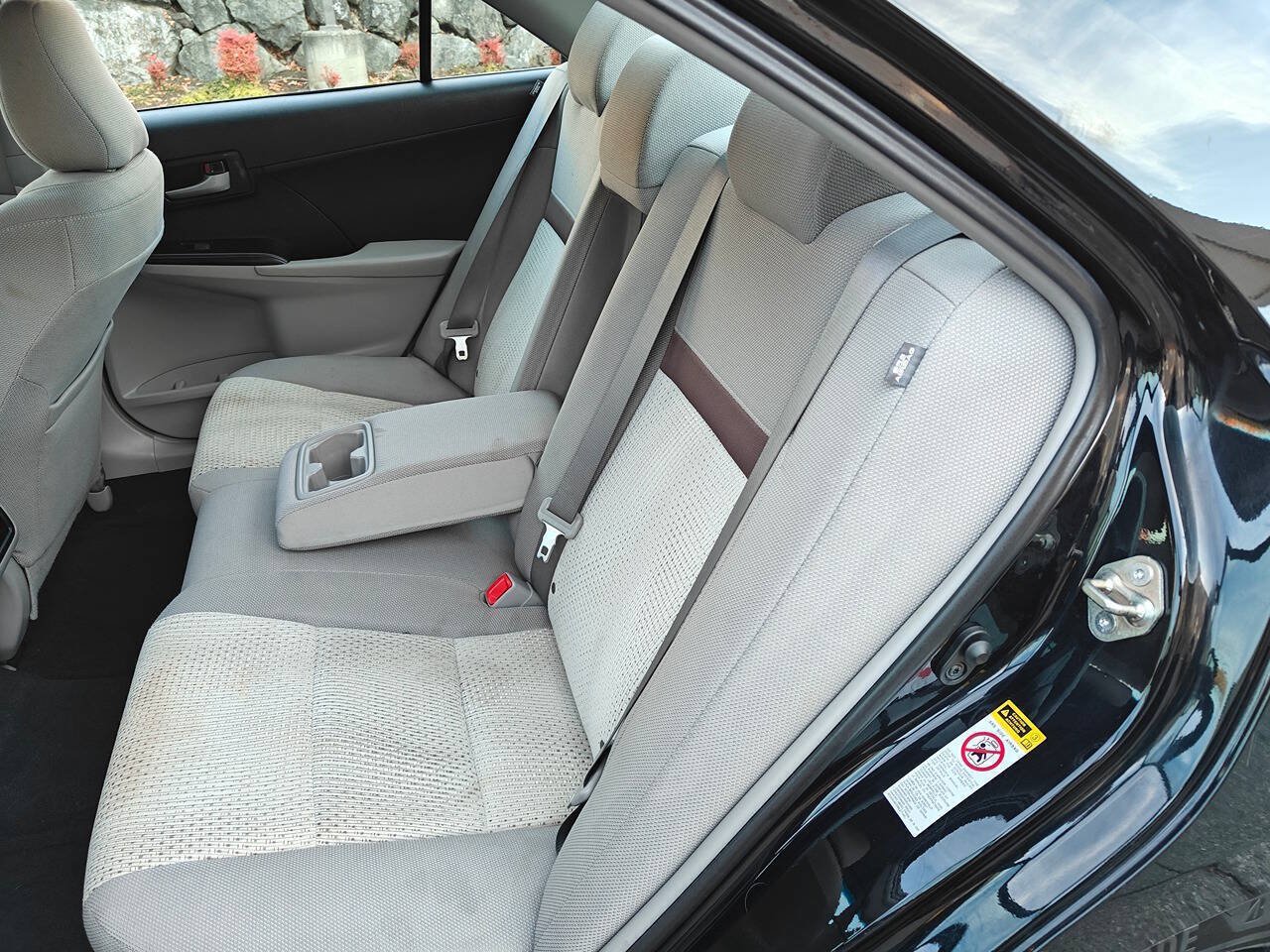 Used 2014 Toyota Camry LE FWD image 16