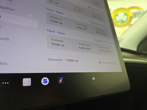 Used 2024 Tesla Model Y Long Range AWD/4WD image 17