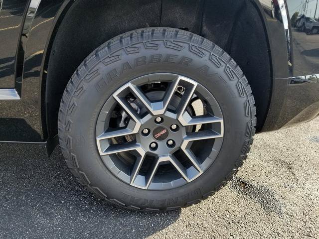 New 2027 GMC Terrain AT4 w/ Convenience Package III AWD/4WD image 12