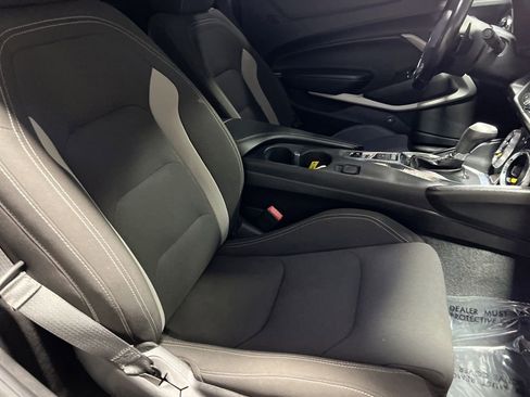 Used 2020 Chevrolet Camaro LT image 9
