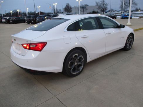 Used 2024 Chevrolet Malibu LT image 5