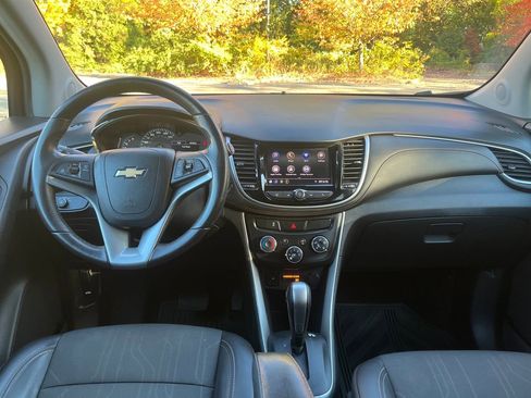 Used 2021 Chevrolet Trax LT w/ Driver Confidence Package image 22
