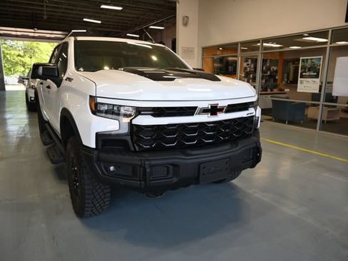 Used 2024 Chevrolet Silverado 1500 ZR2 w/ ZR2 Bison Edition AWD/4WD image 3