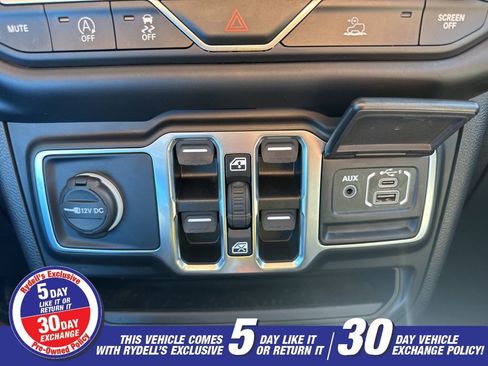 Used 2021 Jeep Gladiator Sport AWD/4WD image 16