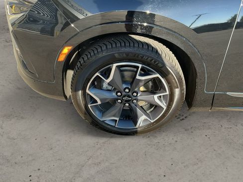 Certified 2022 Chevrolet Blazer RS w/ Enhanced Convenience Package AWD/4WD image 9