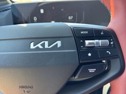 New 2026 Kia Sportage SX image 18