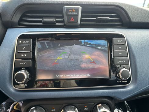 Used 2025 Nissan Versa SV FWD image 28