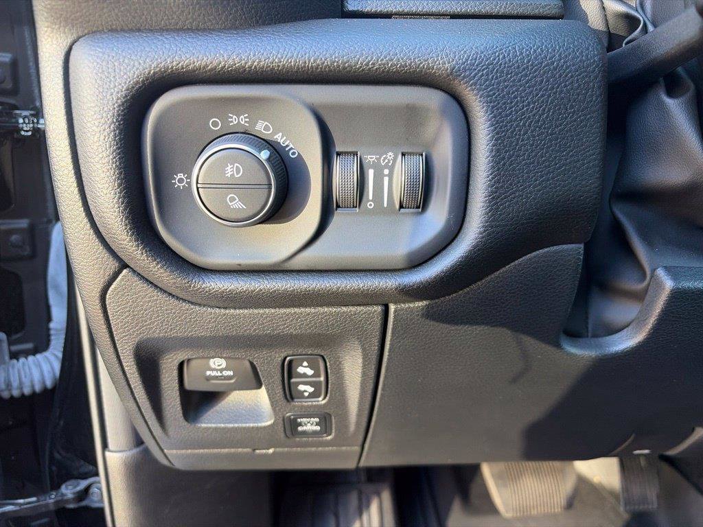 Used 2025 RAM 1500 Big Horn AWD/4WD image 23