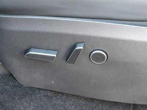 Used 2022 Tesla Model Y Long Range image 26