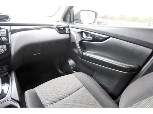 Used 2019 Nissan Rogue Sport SV image 13