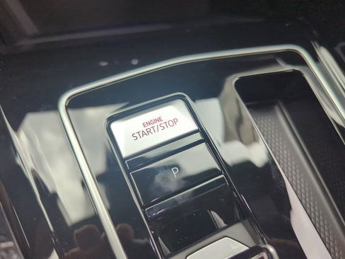 New 2025 Volkswagen Golf SE image 29