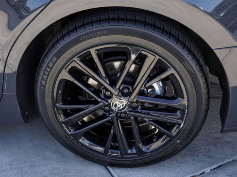 Used 2025 Toyota Camry SE FWD image 13