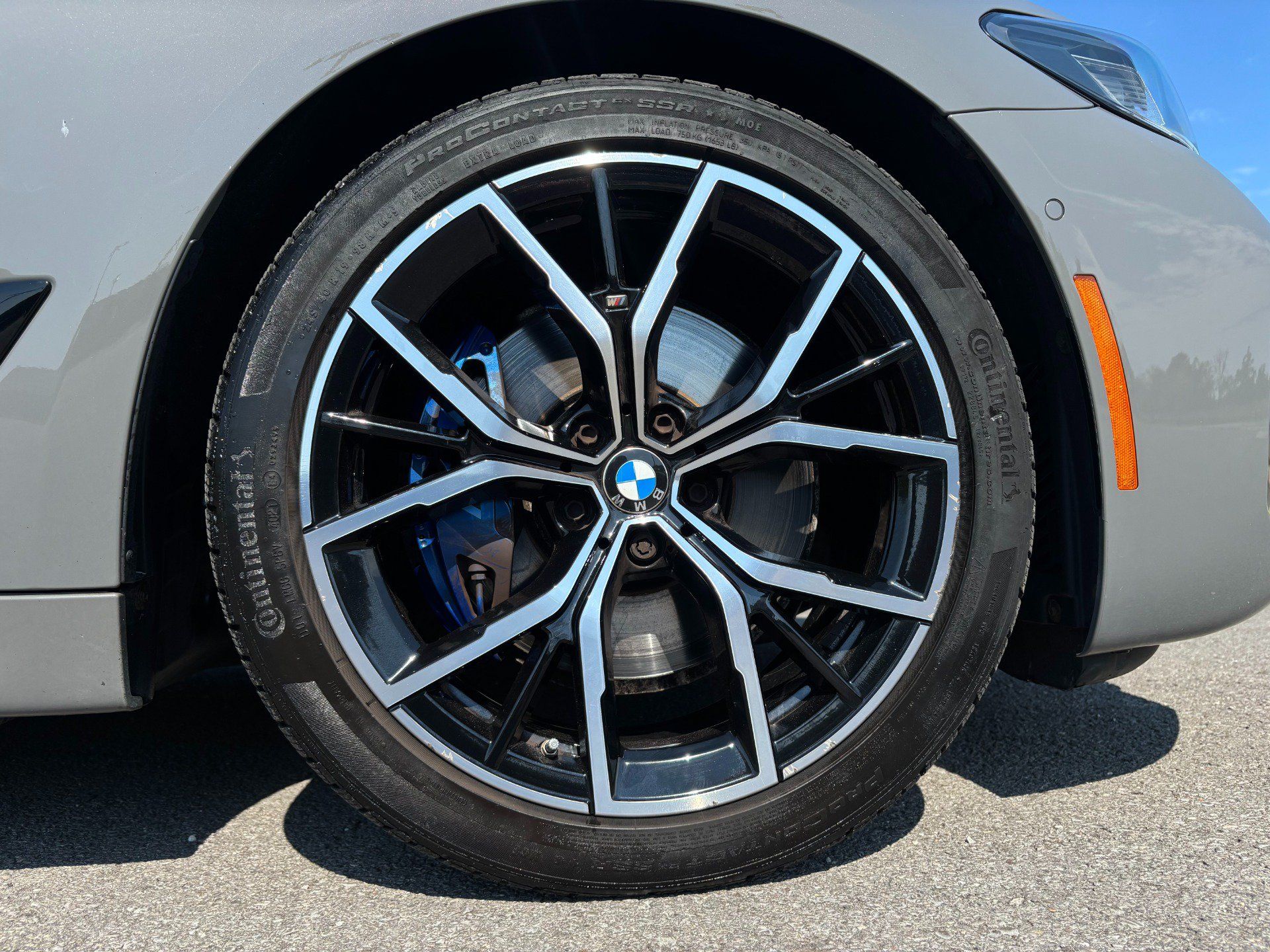 Used 2022 BMW 530i xDrive w/ M Sport Package AWD/4WD image 17
