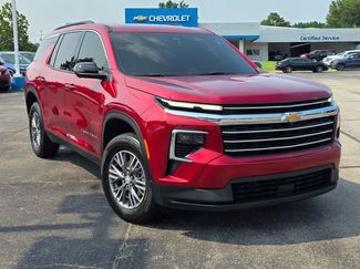 Used 2026 Chevrolet Traverse LT w/ Driver Confidence Package FWD video 2