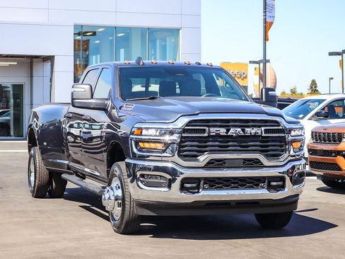 New 2027 RAM 3500 Tradesman AWD/4WD image 3