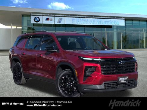 Used 2025 Chevrolet Traverse LT w/ Midnight/Sport Edition image 1