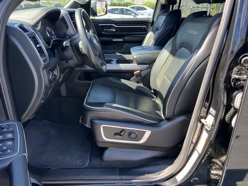 Used 2024 RAM 1500 Laramie AWD/4WD image 12
